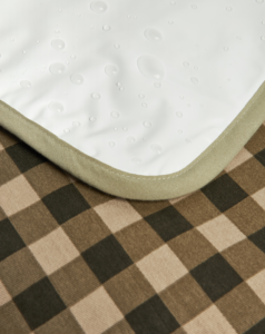TAPIS À LANGER HYDE PARK IMPERMÉABLE GREEN CHECKS de Nobodinoz – Image 4