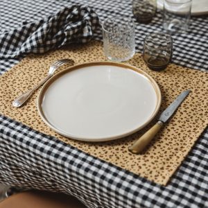 NAPPE EN LIN VICHY NOIR 175*250 – Image 3
