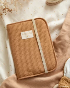 PROTEGE CARNET DE SANTE NID ABEILLE CARAMEL – Image 2
