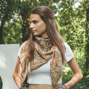 FOULARD LATIKA "COEUR"  CHATAIGNE – Image 2
