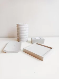 Vide-poches en béton blanc, pointé d'or – Image 3
