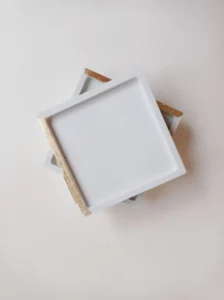 Vide-poches en béton blanc, pointé d'or – Image 2