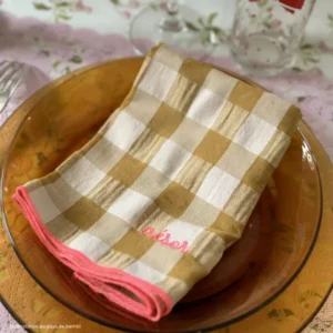 SERVIETTE DE TABLE BRODÉE  "TRÉSOR" - MOUTARDE – Image 4