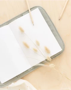PROTEGE CARNET DE SANTE NID ABEILLE LAUREL GREEN – Image 4