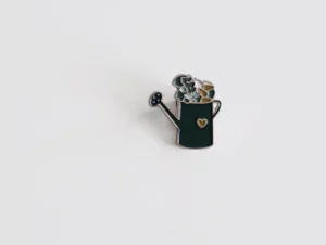 Pin's arrosoir de GREEN&PAPER – Image 2