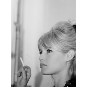 PHOTO BARDOT REPOS DU GUERRIER