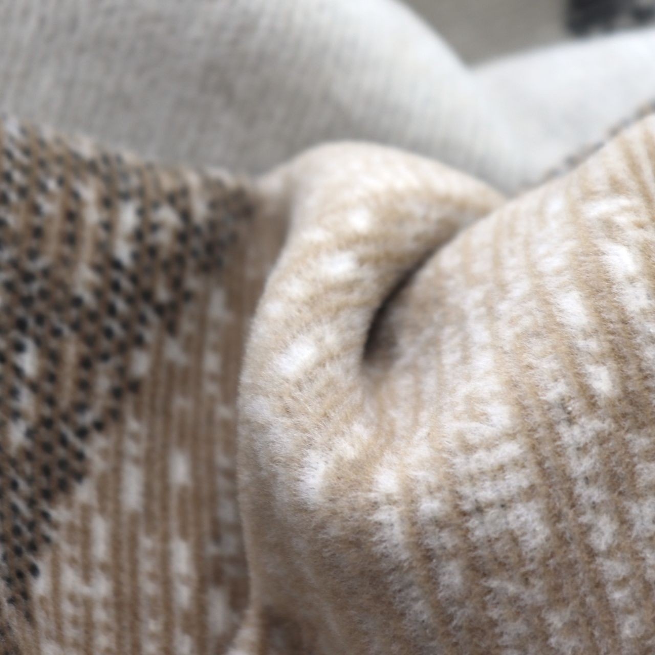 PLAID NORDIC ROCK – Image 6