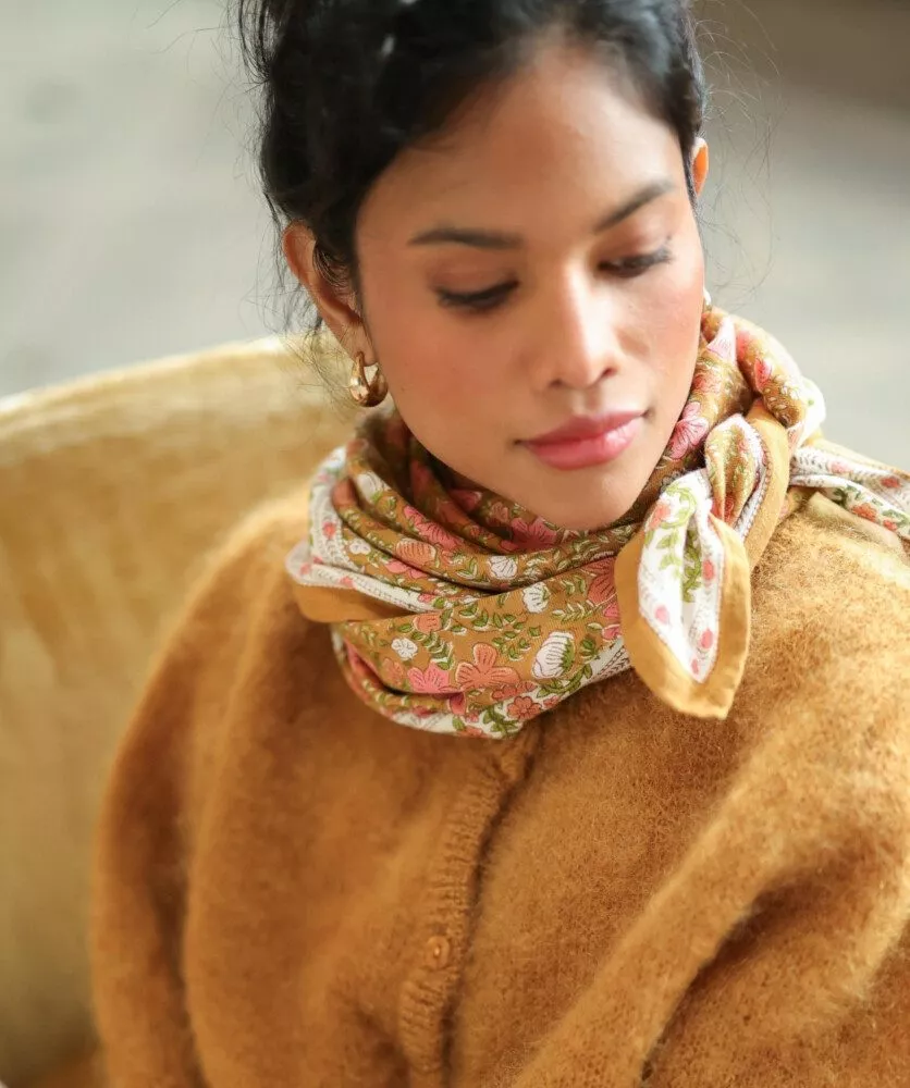 FOULARD GRAND FORMAT Ellis Goyave – Image 3