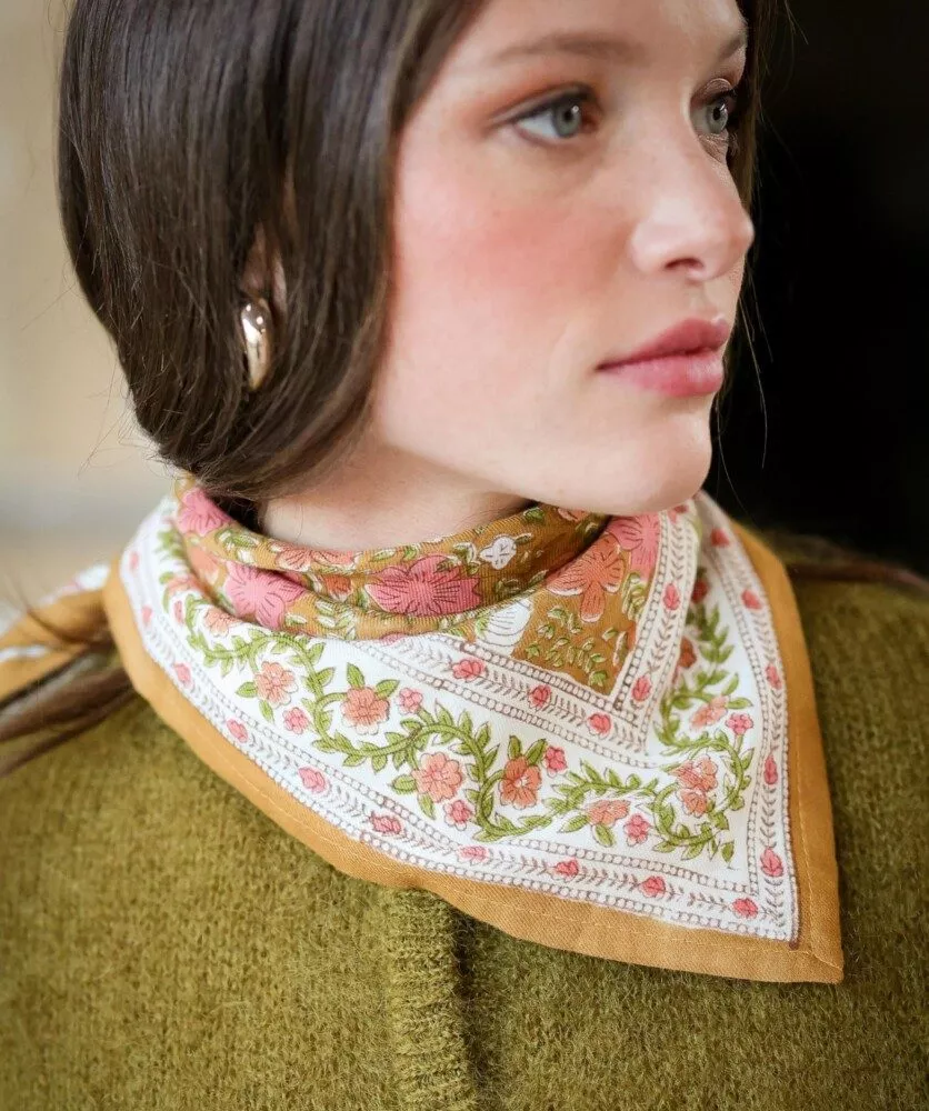 FOULARD PETIT FORMAT Ellis Goyave – Image 3