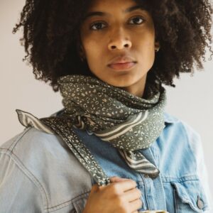 FOULARD LEOPARD KAKI – Image 2