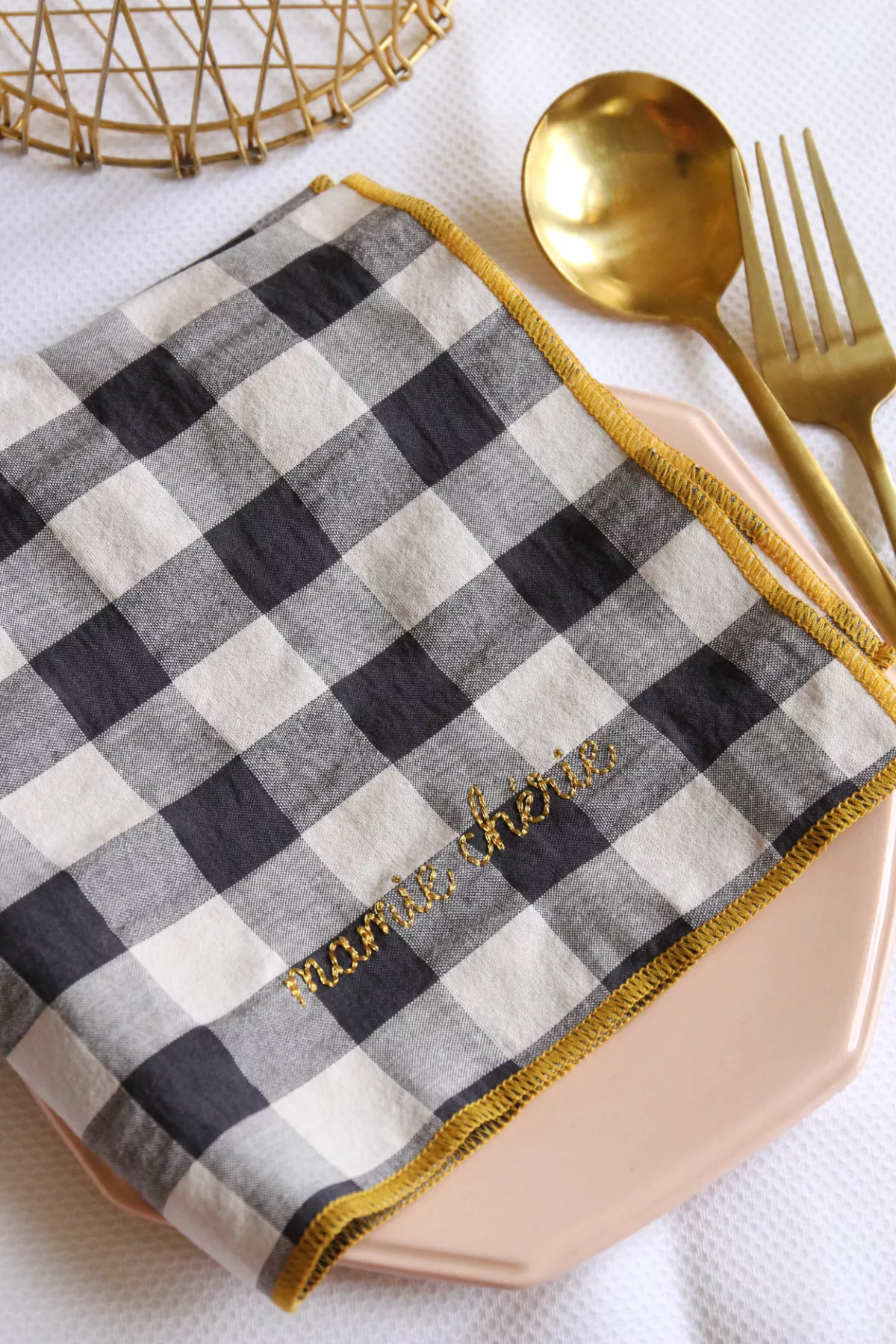 SERVIETTE DE TABLE RÉGLISSE Mamie chérie